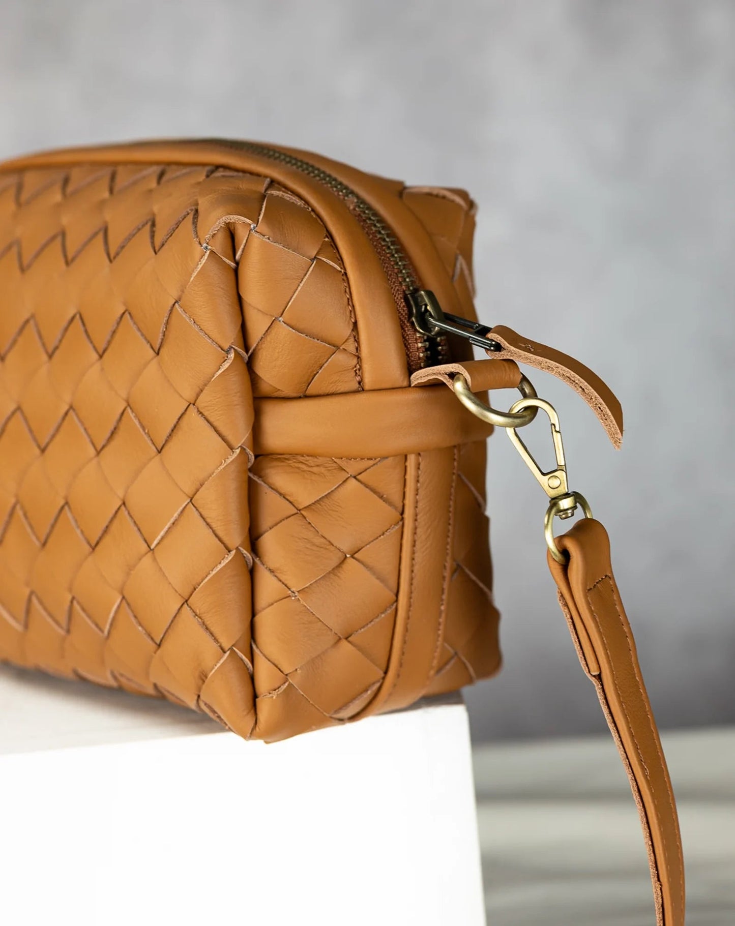 Sac à bandoulière Erato de Milloo en marron vieilli