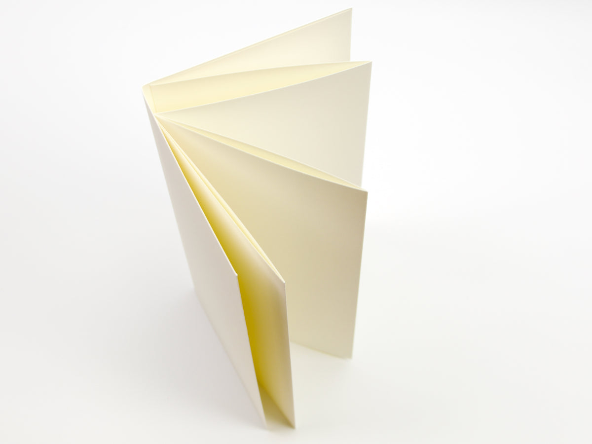 032 Accordion Fold Paper