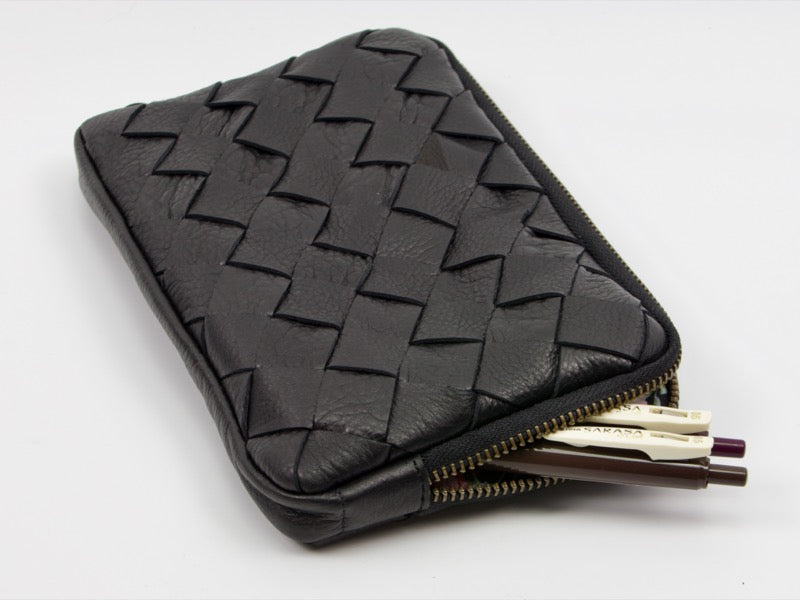 Pochette tissée à la main Chloe de Milloo, noire