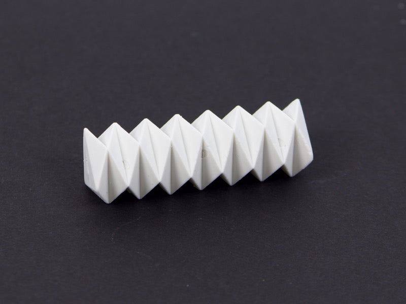 Gomme polygonale ZIGZAG blanche